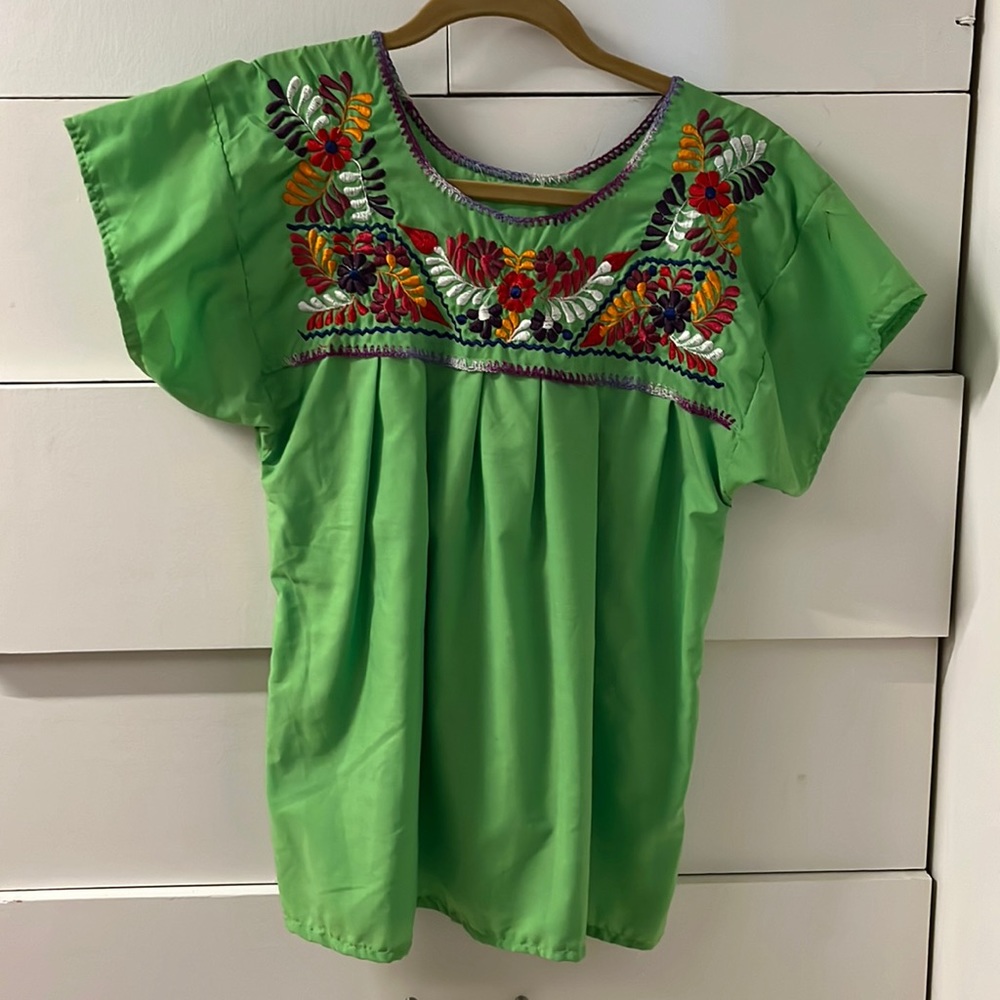 Vintage Mexican Shirt fits like a medium